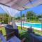 La Casa Fra gli Ulivi luxury apartments with pool near Cinque Terre and Tuscany