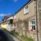 Isallt Cosy Cottage. Dogs Welcome. Superking & Double Bed. Log Burner. Peaceful Village Location - Llanbrynmair