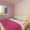 Amazing Home In Veli Iz With Wifi - Drage
