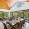 Redgum Treehouse - Outstanding luxury in the heart of wine country and minutes from the beaches