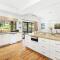 Redgum Treehouse - Outstanding luxury in the heart of wine country and minutes from the beaches - Quindalup
