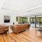 Redgum Treehouse - Outstanding luxury in the heart of wine country and minutes from the beaches - Quindalup