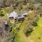 Redgum Treehouse - Outstanding luxury in the heart of wine country and minutes from the beaches