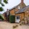 The Old Plough, mix of 1 bed and 3 bed units, rustic charm, super king bed or twins, en-suite, secure parking - Caldecott
