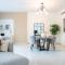 HiGuests - Elegant Apt With Terrace Minutes from Burj Khalifa