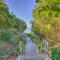 Luxe Laguna Home with Ocean View Walk to Beach - لاغونا بيتش