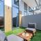 Tropical Loft with working station in JVC - 迪拜