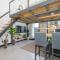 Tropical Loft with working station in JVC - 迪拜