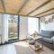 Tropical Loft with working station in JVC - 迪拜