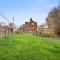 Open Floor Spacious Home, 15min from Downtown, Private Garage, Kids Friendly