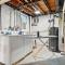 Open Floor Spacious Home, 15min from Downtown, Private Garage, Kids Friendly - بيتسبرغ