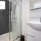 Cozy & Elegant 1bedroom House in Somerset Sleeps 2 By Hinkley Homes Short Lets & Serviced Accommodation