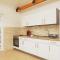 Villa Bua - Beautiful Seafront Apartments