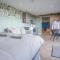 The Langland Bay Lookout - 1 Bed Cabin - Landimore