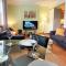 Parkgate Apartment - Near M90, Amazon, Edinburgh - روسيث