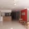 L Bajo Hotel