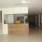 L Bajo Hotel