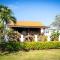 SeeSea Thai wooden house on beachfront
