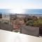 Blue Suites B5-403