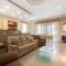 LUX VILLA with amazing BBQ, Pool Area & WIFI by 360 Estates