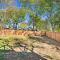 Denison Home with Balcony Walk to Downtown! - دينيسون