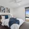 Modern Spacious Coastal 4 Bedroom Town House