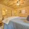 Cabin with Games and Hot Tub, 4 Mi to Beavers Bend! - Broken Bow