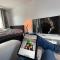 Gleis 12 , kontaktloser 24-7-Check In, barrierefrei ,Smart TV, W