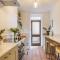 St Marg’s Hideaway; Grade II listed luxury apartment in the heart of Cheltenham - gateway to the Cotswolds! Sleeps 4 - outdoor seating and free private parking!