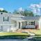 Stylish Lake home with HEATED POOL, Arcade with PS5,and Theater Just 5 min from Legoland - 温特黑文