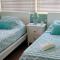 Best location 2 bed2 bath w/lift in town! (Kosher) - Gibilterra