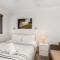 Apartment 8T