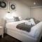 Studio Apartment - 5 Minutes to Hobart CBD - Free Parking - Free WIFI
