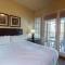 LV102 Upstairs 1 Bedroom Legacy Villas Delight