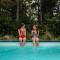 Chalet Blue Jay Spa at Fiddlers Lake