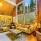 Peak-a-View Lakehouse - Ronald