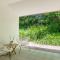 Modern & Stylish 2 Bedroom Townhouse
