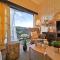 Green Hill Apartment
