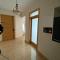May Flower: Modern Flat close to Airport/Bus Stops