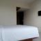 L Bajo Hotel