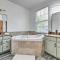 Stunning Thonotosassa Home about 7 Mi to Ocean! - Seffner