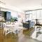 Stylish 1BR, Stampede & Free Parking by Doorbed