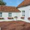 5 Bedroom Gorgeous Home In Longvilliers