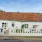 5 Bedroom Gorgeous Home In Longvilliers