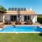 Villa with 4 bedrooms and pool in Surf Resort - Рапозейра