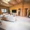 Aspen Lodge, Amazing New Log Cabin with Hot Tub - Sleeps 6 - Felmoor Park
