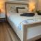 Bundys Best! Modern Luxury in the heart of town