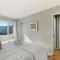 @ Marbella Lane - Chic Abode w/Mountain Skyline
