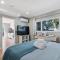 @ Marbella Lane - Chic Abode w/Mountain Skyline - باسيفيكا