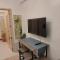 Chateau Elysee a2 near Airport,Wifi Netflix Kitchen